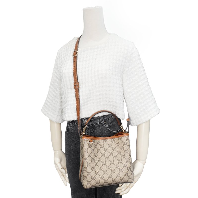 Gucci 展示品 GG Emblem 帆布拚牛皮水桶二用包(815118-咖)-5