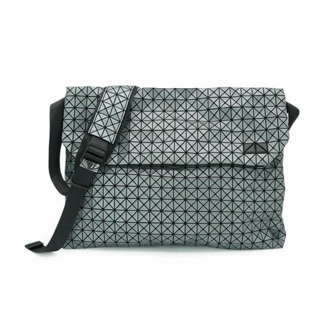 Issey Miyake Bao Bao 幾何細方格釦式掀蓋斜背包