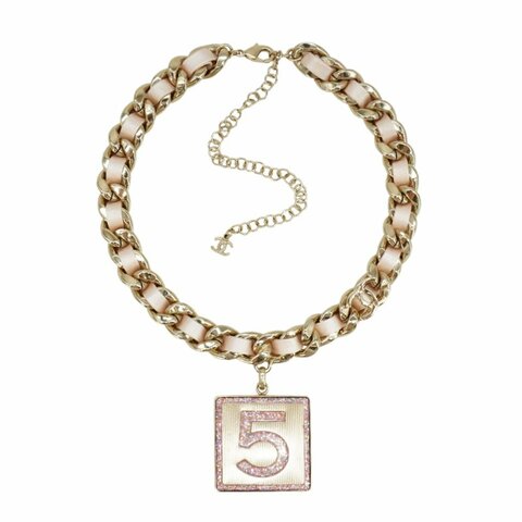 Chanel 展示品 皮穿粗金鍊雙C No.5 方牌短項鍊(珠光粉)