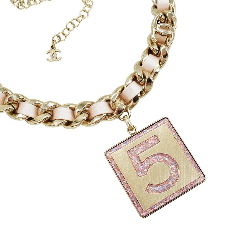 Chanel 展示品 皮穿粗金鍊雙C No.5 方牌短項鍊(珠光粉)-1