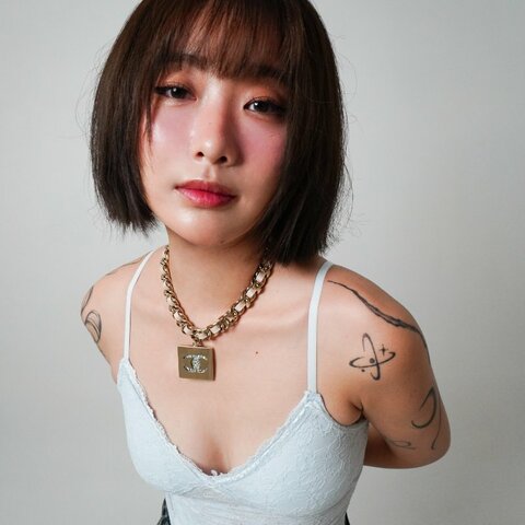 Chanel 展示品 皮穿粗金鍊雙C No.5 方牌短項鍊(珠光粉)