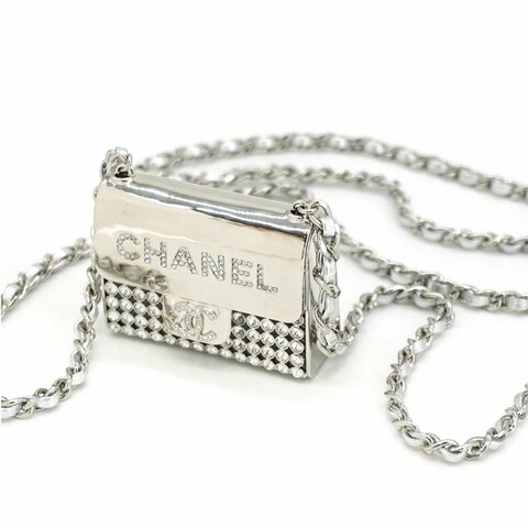 Chanel 展示品 皮穿鍊水鑽掀蓋迷你斜背包吊飾(銀)