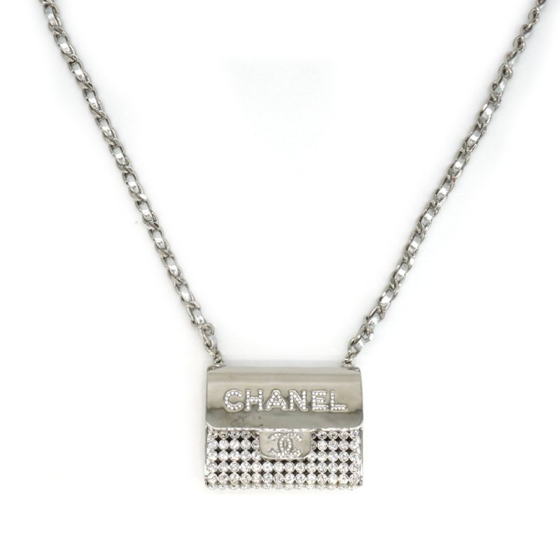Chanel 展示品 皮穿鍊水鑽掀蓋迷你斜背包吊飾(銀)-1