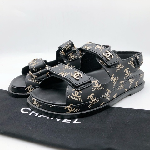 99新Chanel香奈兒黑色滿印魔術貼涼拖沙灘涼鞋 尺碼：36碼