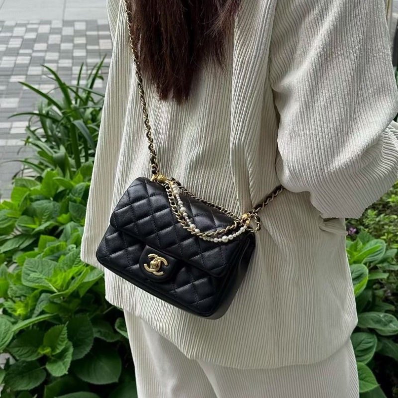 Chanel 黑金24p珍珠鏈條方胖子 芯片款 黑色 金扣 羊皮 17*13*5 95新 配件購證 盒子 塵袋-0