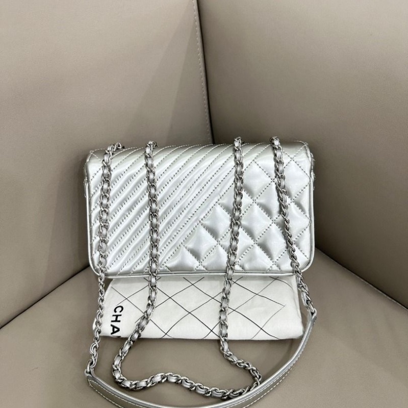 Chanel coco boy漆皮銀色鏈條包 20×12 9新 配件塵袋-2