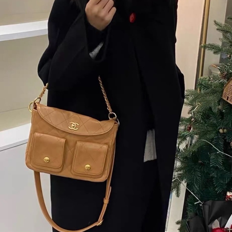 Chanel 24p hobo 小號 焦糖色 腋下 嬉皮包 芯片款 22*5*18.5cm 9新 配件塵袋-0