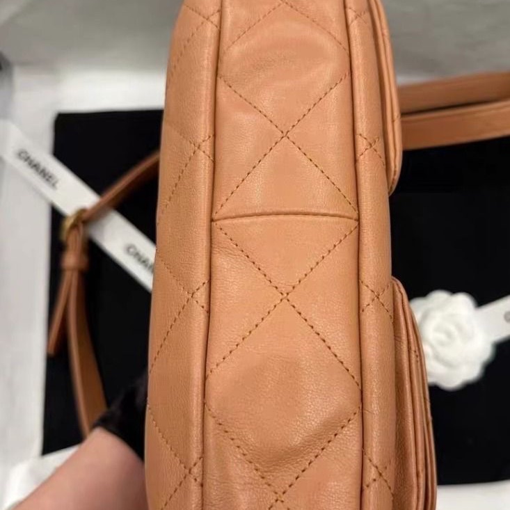 Chanel 24p hobo 小號 焦糖色 腋下 嬉皮包 芯片款 22*5*18.5cm 9新 配件塵袋-6