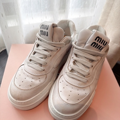 二手精品自賣❤️Miu Miu經典款髒髒厚底增高小白鞋👟休閒鞋.35.5號.有加鞋墊36可穿