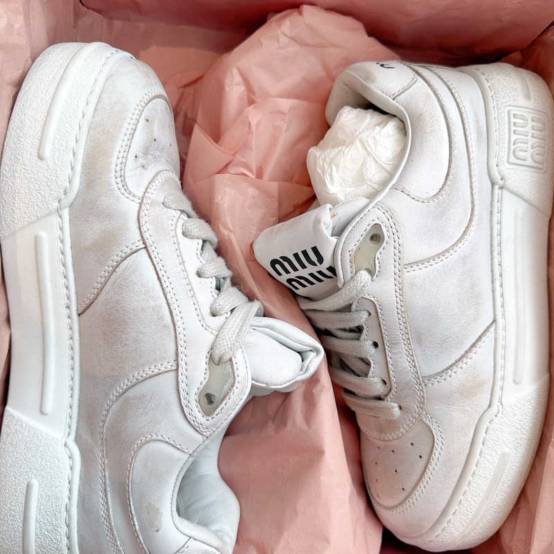 二手精品自賣❤️Miu Miu經典款髒髒厚底增高小白鞋👟休閒鞋.35.5號.有加鞋墊36可穿-1