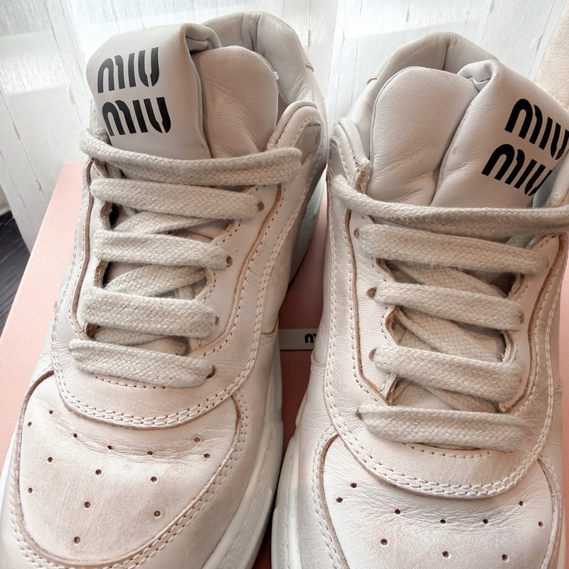 二手精品自賣❤️Miu Miu經典款髒髒厚底增高小白鞋👟休閒鞋.35.5號.有加鞋墊36可穿-6