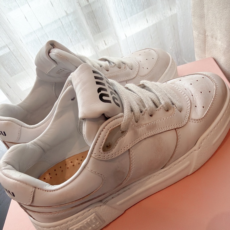 二手精品自賣❤️Miu Miu經典款髒髒厚底增高小白鞋👟休閒鞋.35.5號.有加鞋墊36可穿-7