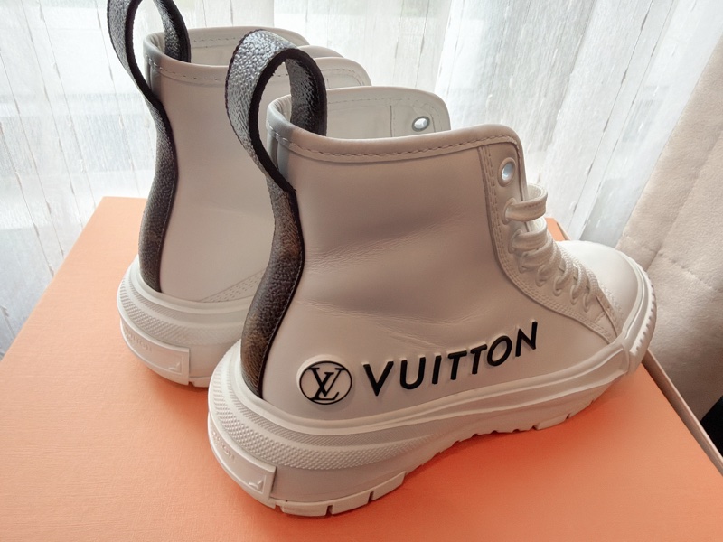 二手精品自賣❤️LV高筒老花皮標logo小白鞋.高筒鞋.餅乾鞋👟小增高效果.35號.全配-2