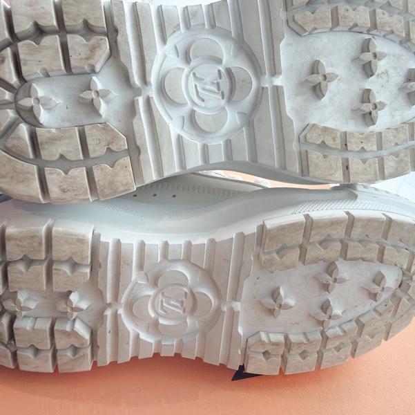 二手精品自賣❤️LV高筒老花皮標logo小白鞋.高筒鞋.餅乾鞋👟小增高效果.35號.全配-18