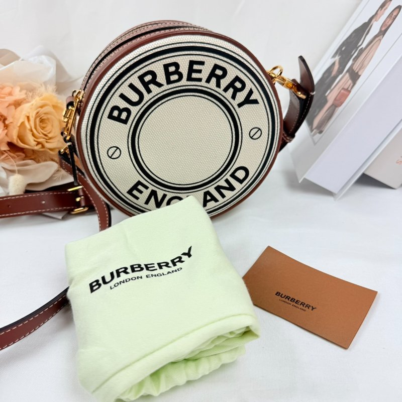 近新狀態良好BURBERRY LOUISE帆布圓餅包 胸背/斜背/側背三用包-1