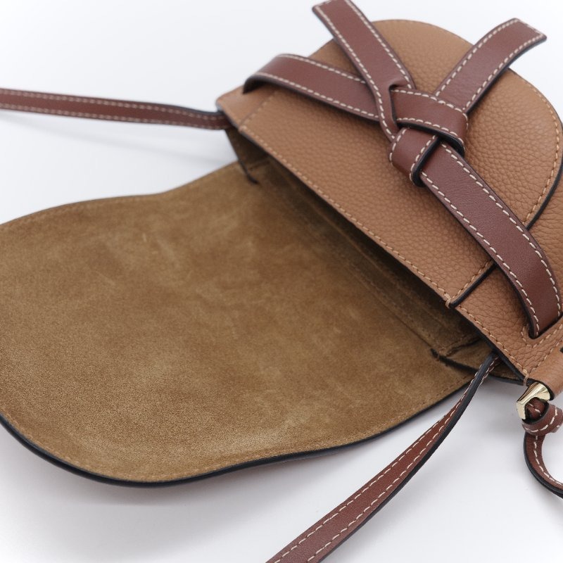 Loewe 羅威 Mini Gate 經典焦糖棕 迷你小牛皮 肩背包-7