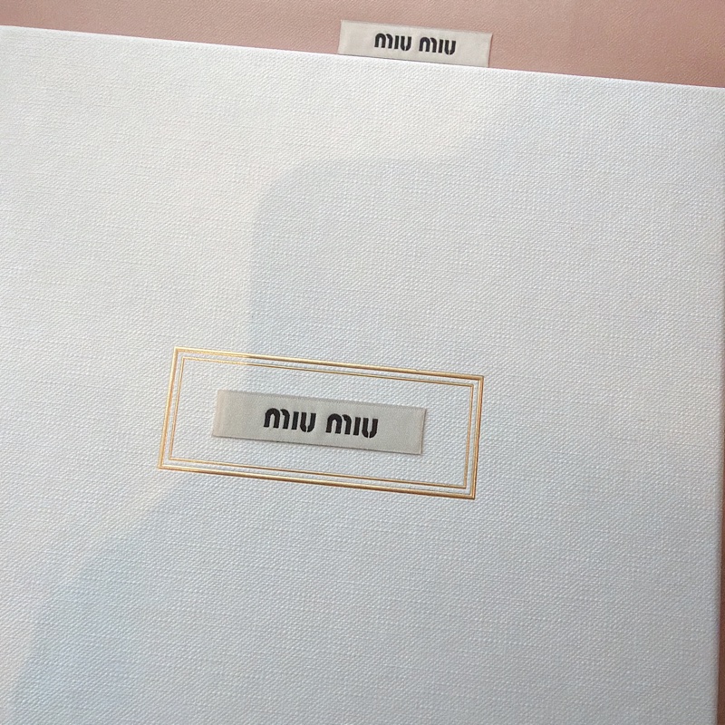 二手精品自賣❤️Miu Miu經典字母刻印金色短項鏈.頸鏈.全配-15