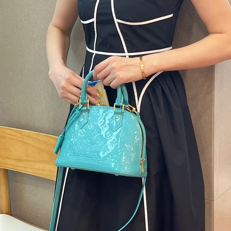 ️LV Alma PM貝殼手提包 31×21×14cm 98新配件盒子 塵袋 鑰匙 鎖-0