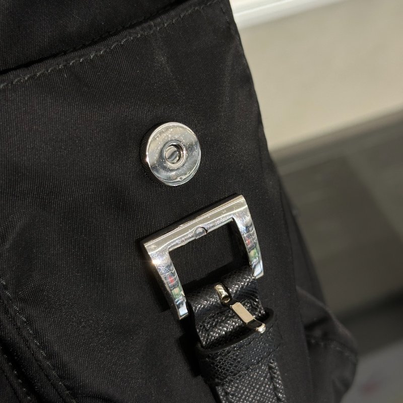 PRADA Re-Nylon雙口袋束繩後背包 - 小號黑銀-12