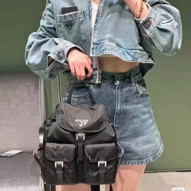 PRADA Re-Nylon雙口袋束繩後背包 - 小號黑銀-21