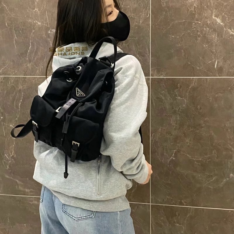 PRADA Re-Nylon雙口袋束繩後背包 - 小號黑銀-22