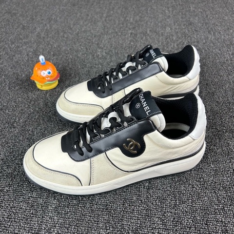 Chanel香奈兒黑白拼色板鞋 尺碼：37.5 🧡
