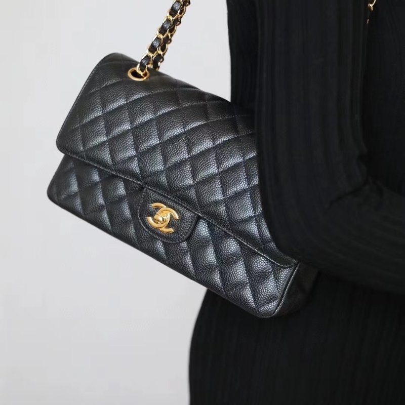 CHANEL 經典口蓋包 CF25 - 粒面牛皮黑金-1