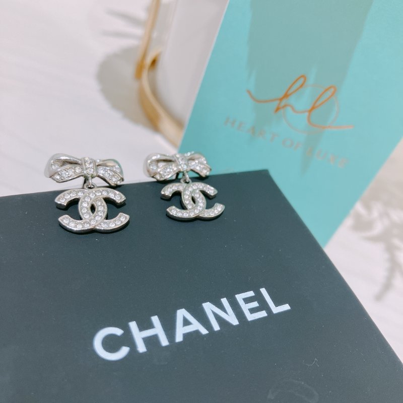 TK2000 香奈兒 蝴蝶水鑽 耳環 Chanel Ribbon With CC Logo Crystal x PHW Earrings-1