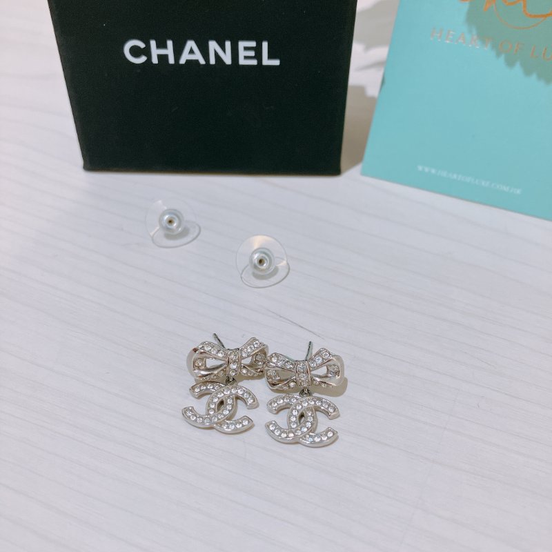 TK2000 香奈兒 蝴蝶水鑽 耳環 Chanel Ribbon With CC Logo Crystal x PHW Earrings-18