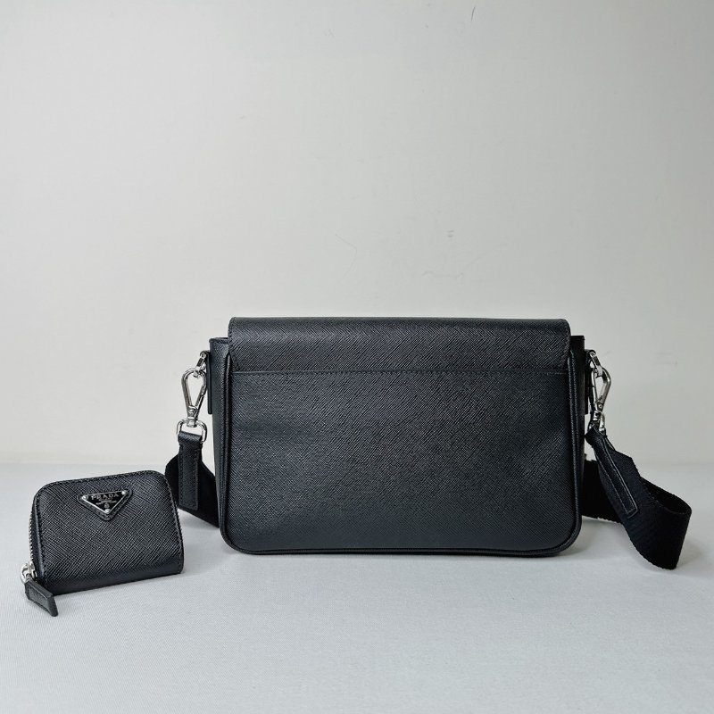 PRADA Saffiano皮革翻蓋斜背包-1