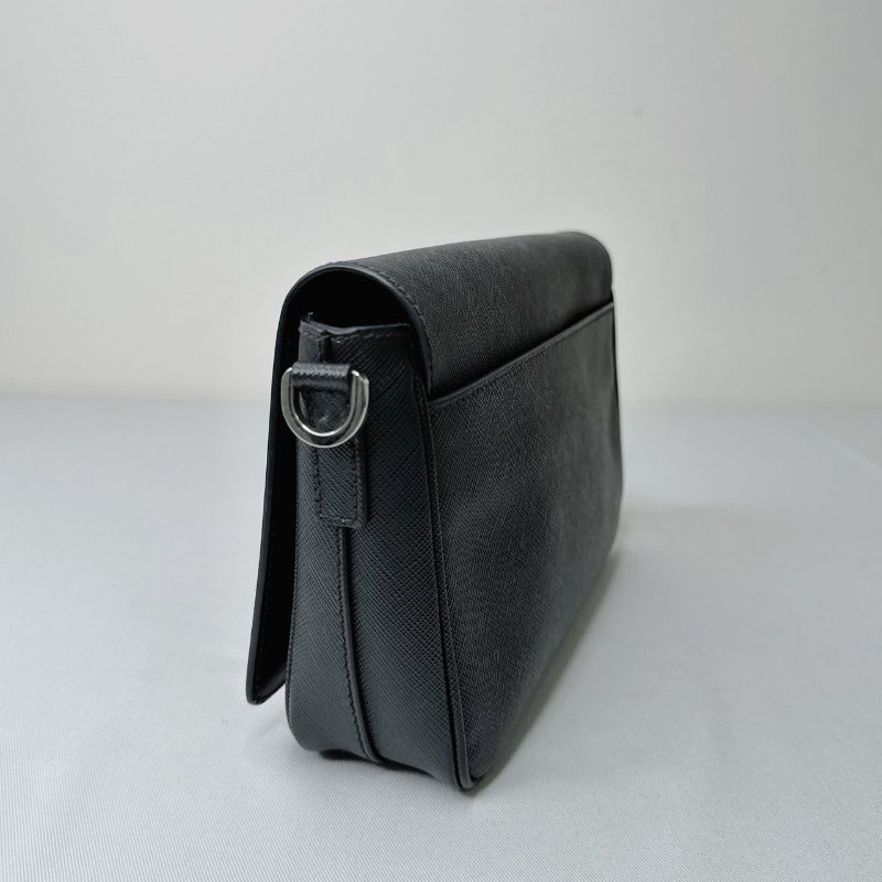 PRADA Saffiano皮革翻蓋斜背包-5