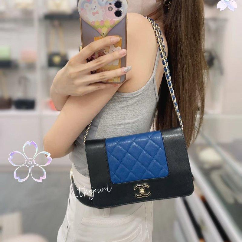 Chanel 琺瑯扣翻蓋鏈條包 黑藍拼色 金扣 牛皮 23*14*6 99新配件盒子 塵袋 保卡 購證-1
