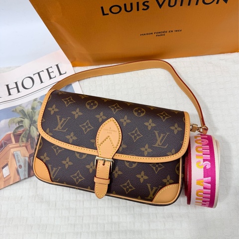 LV Diane 法棍包