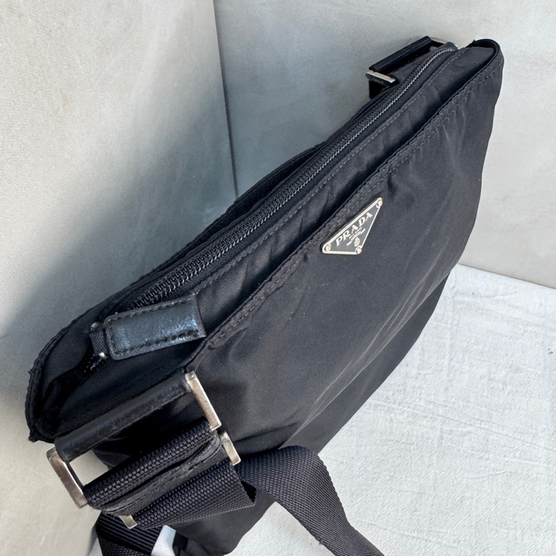 【赫蒂國際精品】Prada 黑色尼龍斜背包 vintage 二手 中古-8