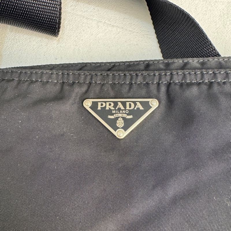 【赫蒂國際精品】Prada 黑色尼龍斜背包 vintage 二手 中古-11