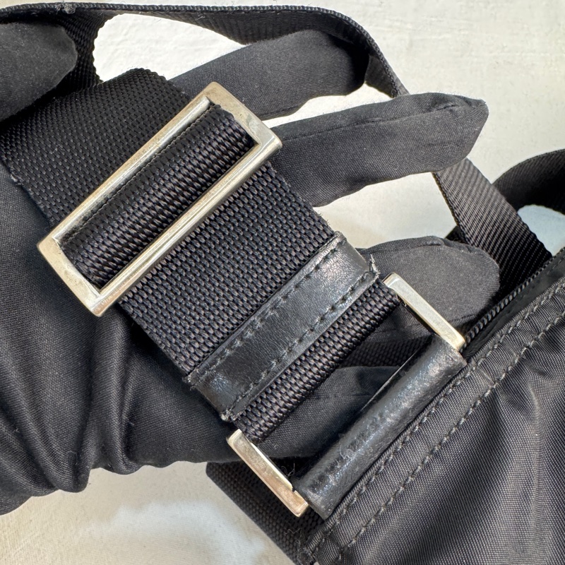 【赫蒂國際精品】Prada 黑色尼龍斜背包 vintage 二手 中古-16