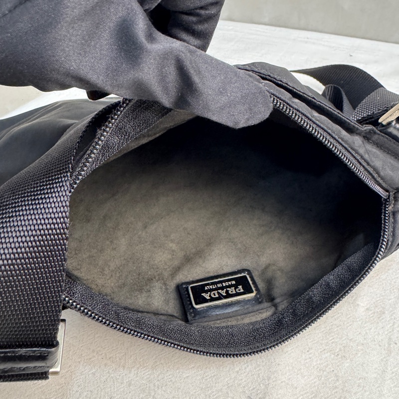 【赫蒂國際精品】Prada 黑色尼龍斜背包 vintage 二手 中古-19