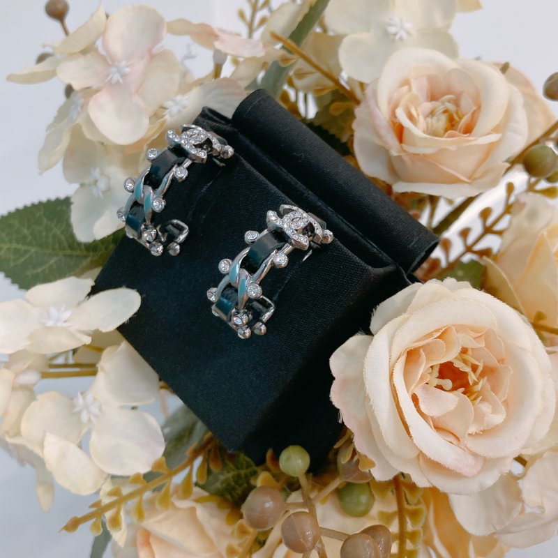 MS0720 Chanel 香奈兒雙C牛皮銀扣耳環 CC Logo Hooping Chain and Calfskin Black x PHW-2
