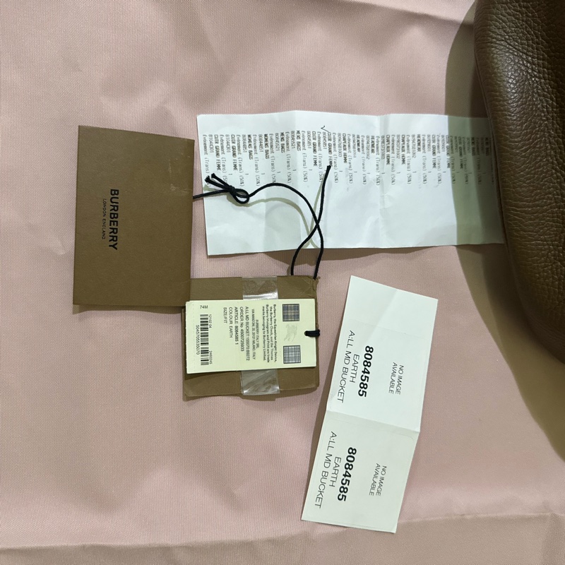 BURBERRY 8084585 牛皮釦式兩用大容量水桶包.咖、未使用過-23
