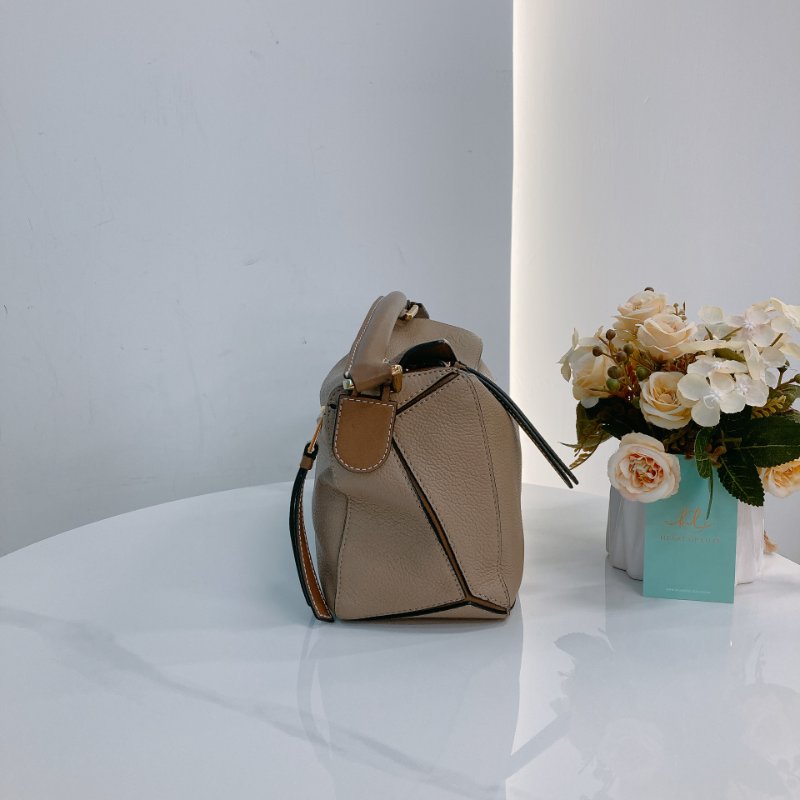 MS0719 Loewe 羅意威拼圖包 小號顆粒牛皮 沙色金扣 Puzzle Small Grained Calfskin Sand x GHW-4