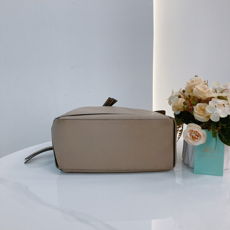MS0719 Loewe 羅意威拼圖包 小號顆粒牛皮 沙色金扣 Puzzle Small Grained Calfskin Sand x GHW-6