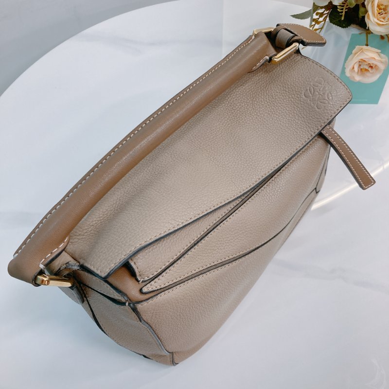 MS0719 Loewe 羅意威拼圖包 小號顆粒牛皮 沙色金扣 Puzzle Small Grained Calfskin Sand x GHW-11