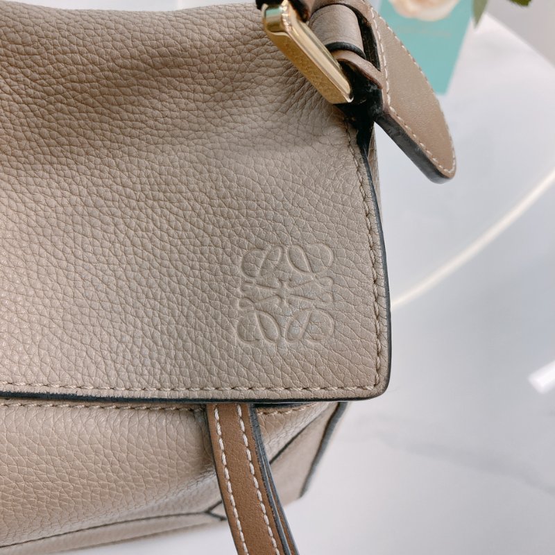 MS0719 Loewe 羅意威拼圖包 小號顆粒牛皮 沙色金扣 Puzzle Small Grained Calfskin Sand x GHW-13