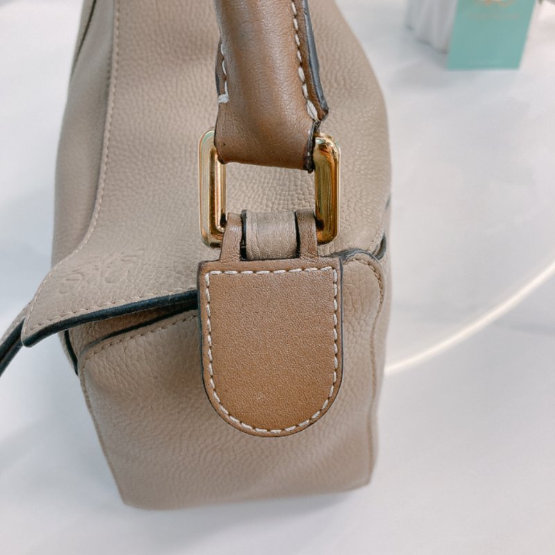 MS0719 Loewe 羅意威拼圖包 小號顆粒牛皮 沙色金扣 Puzzle Small Grained Calfskin Sand x GHW-15