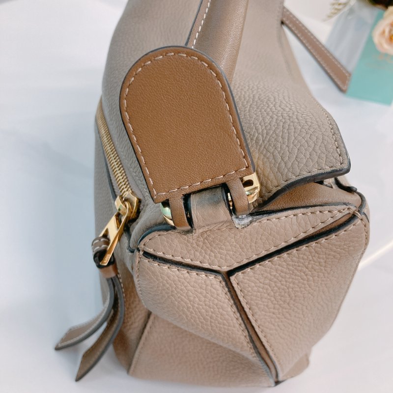 MS0719 Loewe 羅意威拼圖包 小號顆粒牛皮 沙色金扣 Puzzle Small Grained Calfskin Sand x GHW-24
