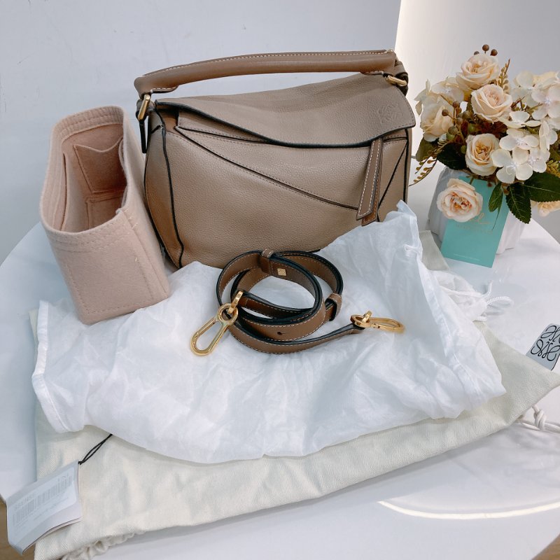 MS0719 Loewe 羅意威拼圖包 小號顆粒牛皮 沙色金扣 Puzzle Small Grained Calfskin Sand x GHW-26