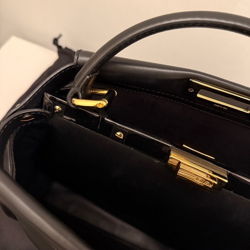 FENDI PEEKABOO包 霧黑 金扣 中號-7