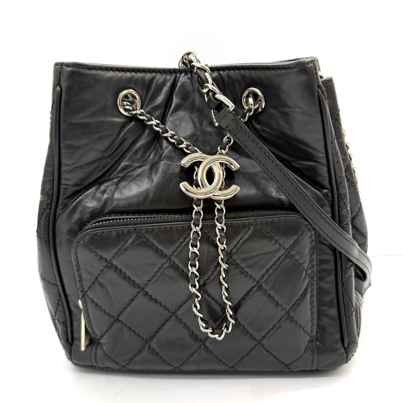 CHANEL 香奈兒 黑色牛皮 DRAWSTRING 鏈條斜背包 SA57819-0