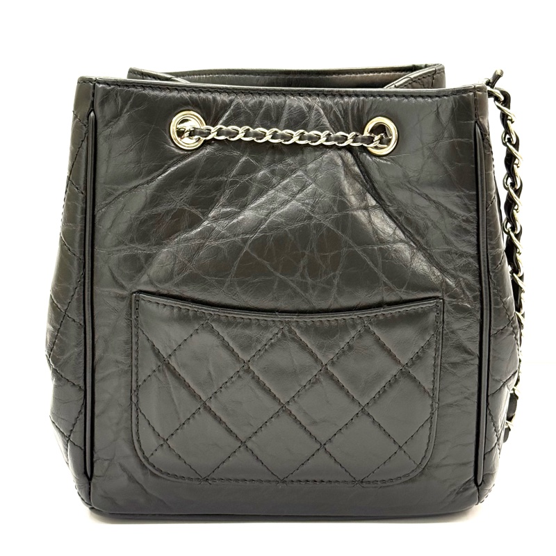 CHANEL 香奈兒 黑色牛皮 DRAWSTRING 鏈條斜背包 SA57819-1