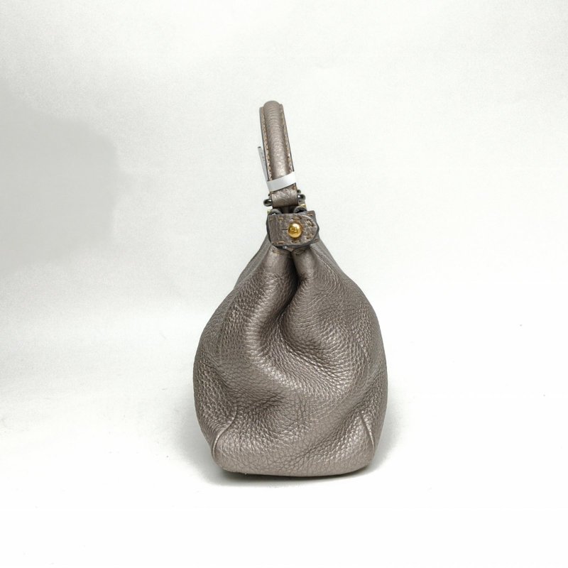 FENDI PEEKABOOREGULAR中號灰色牛皮金扣肩背包-1